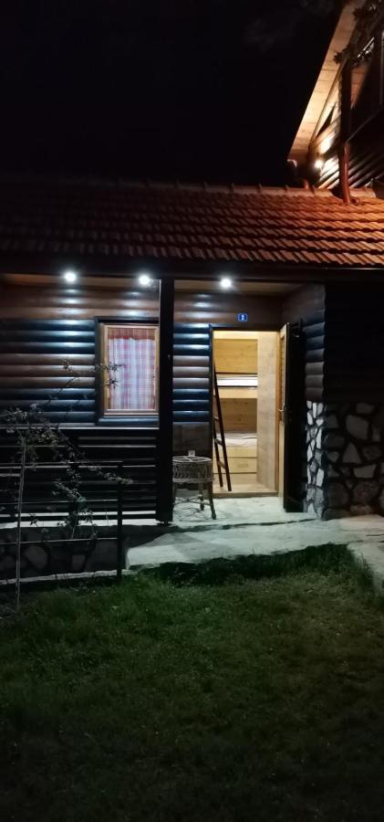 Bungalow 3 With 1 Room 塞拉耶佛 外观 照片